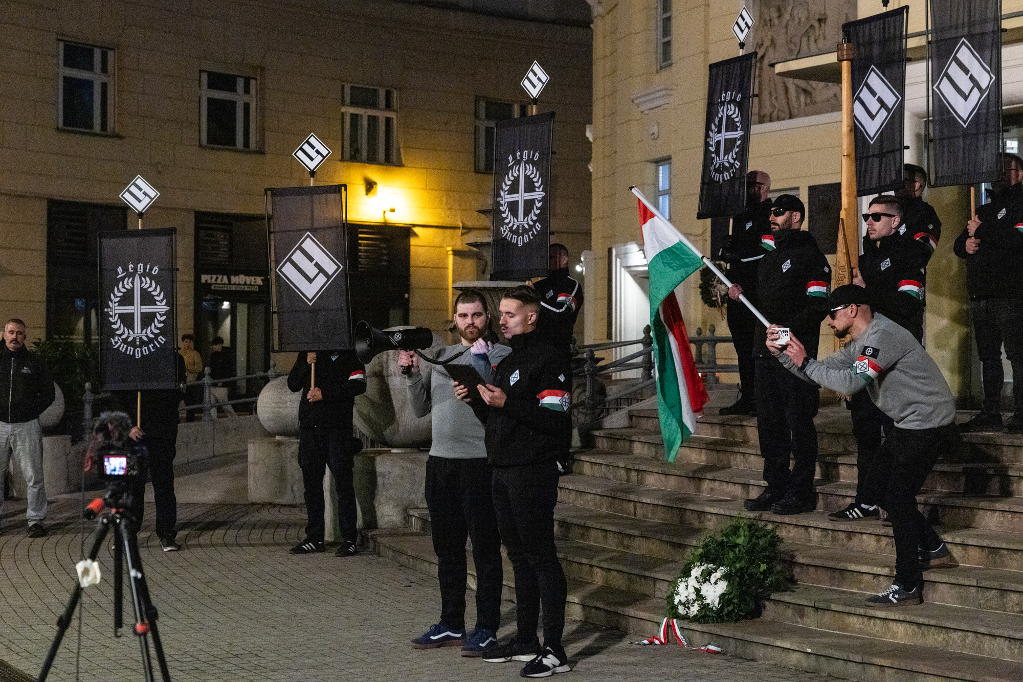 Hazánk nem elég akinek a mi hazánk nem elég nacionalista, az a légió hungária masírozós-karlengetős megemlékezésével vigasztalódhatott 2026 akinek haz nem nacionalista hung ria mas roz karlenget 3 hazánk nem elég nem sokáig bírta nemzeti radikalizmus nélkül a corvin köz. A mi hazánk... Iustitia. Bg akinek a mi hazánk nem elég nacionalista, az a légió hungária masírozós-karlengetős megemlékezésével vigasztalódhatott 2026 2026-10-23 19:51:52 igazságszolgáltatás - iustitia. Bg hazánk nem elég