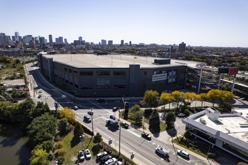 Amazon taking over long-vacant west town warehouse for same-day deliveries 2026 - justice Amazon plans to set up a warehouse at 1237 w. Division st. To support its same-day delivery operations.