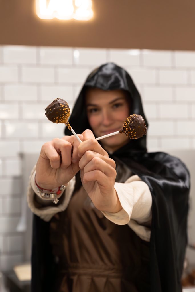 Začarane čokoladne počitnice v chocolariumu ljubljana 2026 - pravosodje - iustitia. Bg Super čarovnica mici začarane čokoladne počitnice v chocolariumu ljubljana 2026 arane okoladne itnice chocolariumu ljubljana 2026 23 super čarovnica mici med jesenskimi počitnicami se chocolarium ljubljana spreminja v začaran čokoladni muzej, poln sladkih presenečenj,... Iustitia. Bg začarane čokoladne počitnice v chocolariumu ljubljana 2026 2026-10-21 22:15:00 pravosodje - iustitia. Bg super čarovnica mici