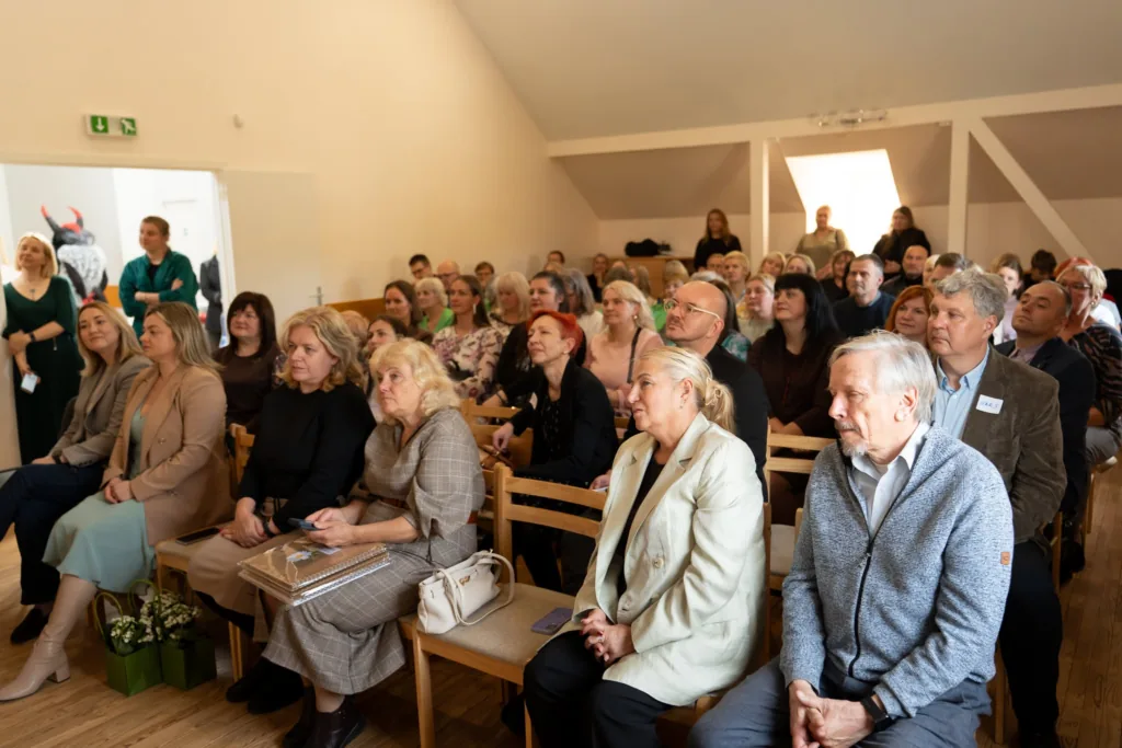 Košrags un mērsrags atpazīstamības zīmi “viedais ciems 2026” iegūst arī dursupe, košrags un mērsrags 2026 atpaz stam bas viedais ciems 2026 ieg dursupe rags rsra 1 košrags un mērsrags 16. Oktobrī engures saieta namā pasniegtas atpazīstamības zīmes “viedais ciems 2026”. Šogad zīmi ieguva rekordliels... Iustitia. Bg atpazīstamības zīmi “viedais ciems 2026” iegūst arī dursupe, košrags un mērsrags 2026 2026-10-19 09:22:37 taisnīgums - iustitia. Bg košrags un mērsrags