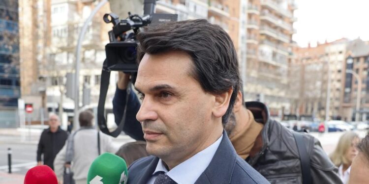 La audiencia provincial corrige al juez y autoriza a la uco a obtener todos los datos financieros de la pareja de ayuso 2026