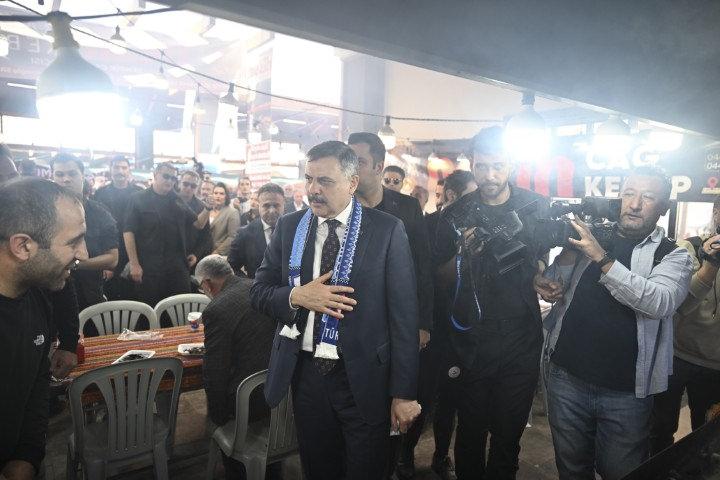 Erzurum tanıtım bakan çiftçi, erzurum tanıtım günleri'nde vatandaşlarla buluştu 2026 bakan ift erzurum tan nleri nde vatanda larla bulu 2026 1 erzurum tanıtım i̇çişleri bakanı mustafa çiftçi, başkent millet bahçesi'nde düzenlenen "12. Ankara erzurum tanıtım günleri" etkinlik... Iustitia. Bg bakan çiftçi, erzurum tanıtım günleri'nde vatandaşlarla buluştu 2026 2026-10-23 17:23:00 adalet - iustitia. Bg erzurum tanıtım