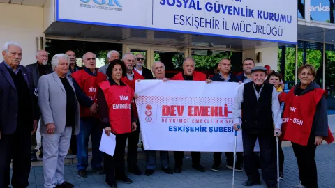 Bastonuyla emekli eylemine katılan yurttaş: ’96 yaşındayım, böylesini hiç görmedim’ 2026 - adalet - iustitia. Bg Bastonuyla emekli eylemine bastonuyla emekli eylemine katılan yurttaş: ’96 yaşındayım, böylesini hiç görmedim’ 2026 bastonuyla emekli eylemine kat lan yurtta nday ylesini bastonuyla emekli eylemine haber merkezi eskişehir'de 1933 doğumlu ramazan tekkalmaz, bastonuyla katıldığı emekli eyleminde anka muhabirine... Iustitia. Bg bastonuyla emekli eylemine katılan yurttaş: ’96 yaşındayım, böylesini hiç görmedim’ 2026 2026-10-05 16:38:49 adalet - iustitia. Bg bastonuyla emekli eylemine