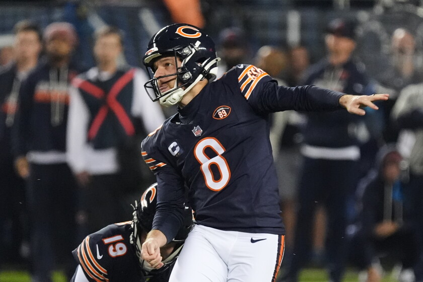 Bears k cairo santos 'annoyed' by miss even after booting career-long fg 2026 - justice Chicago bears kicker cairo santos (8) watches his 58-yard field goal late in the second half of an nfl football game against the new england patriots in chicago, thursday, oct. 22, 2026. (ap photo/david banks) org xmit: txtg169