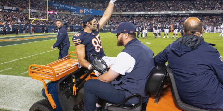 Bears coach ben johnson considers te cole kmet's right knee injury serious 2026