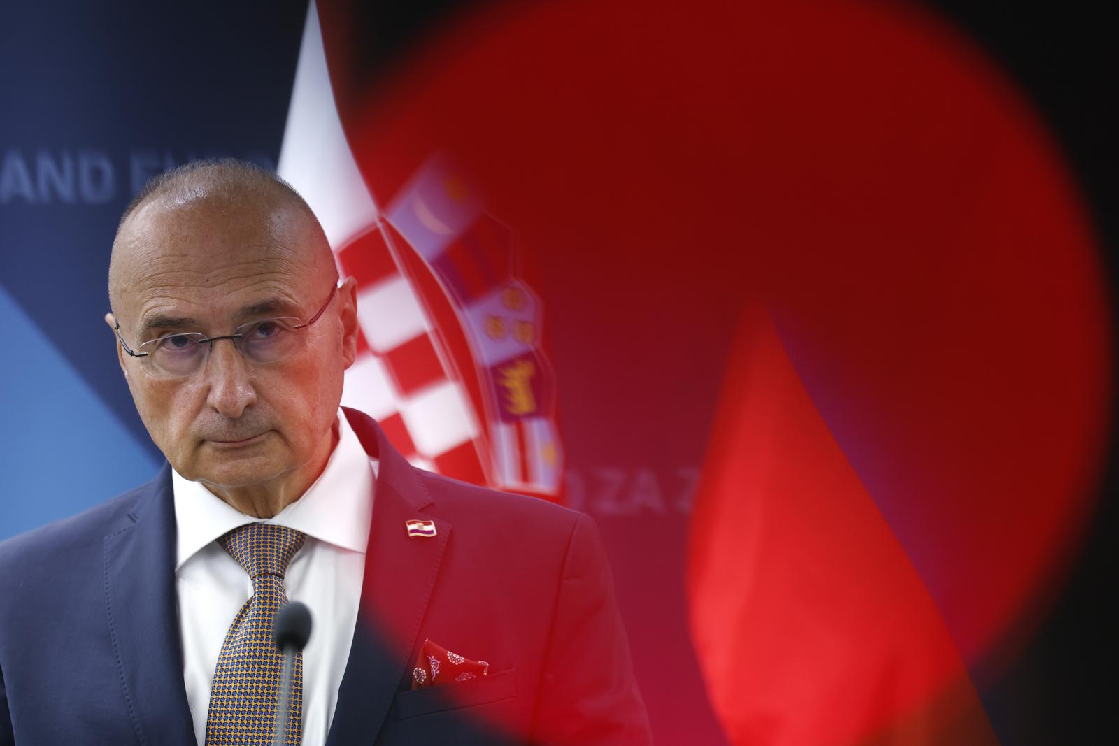 Bivši ukrajinski veleposlanik: ‘hrvatska neće pogriješiti ako žuravljovu da politički azil’ 2026 - pravda - iustitia. Bg Bivši ukrajinski veleposlanik bivši ukrajinski veleposlanik: ‘hrvatska neće pogriješiti ako žuravljovu da politički azil’ 2026 biv ukrajinski veleposlanik hrvatska pogrije iti ako ur bivši ukrajinski veleposlanik iustitia. Bg oleksandr levčenko uvjeren je da rusi preko gazproma i bivšeg njemačkog kancelara gerharda schrödera ucjenjuju i pritišću njemačku i njeno pravosuđe da od hrvatske traže izručenje volodimira žuravljova, osumnjičenog... Bivši ukrajinski veleposlanik: ‘hrvatska neće pogriješiti ako žuravljovu da politički azil’ 2026 2026-10-19 20:19:47 iustitia. Bg pravda - iustitia. Bg bivši ukrajinski veleposlanik