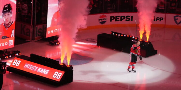 Blackhawks beat Blues for first win after Patrick Kane's dramatic entrance 2026