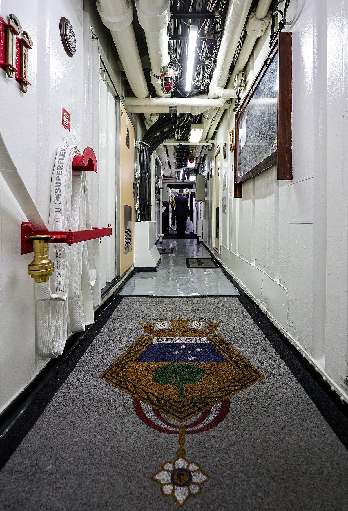 O 'brasil' em alto-mar. Veja como é por dentro o navio-escola que forma os novos oficiais da marinha 2026 - justiça - iustitia. Bg Navio-escola brasil o 'brasil' em alto-mar. Veja como é por dentro o navio-escola que forma os novos oficiais da marinha 2026 brasil alto mar veja como por dentro navio escola que f 2 navio-escola brasil construído em 1986, o navio-escola brasil realiza a sua 40ª viagem de formação de guardas-marinha, a parte final do... Iustitia. Bg o 'brasil' em alto-mar. Veja como é por dentro o navio-escola que forma os novos oficiais da marinha 2026 2026-10-21 15:55:22 justiça - iustitia. Bg navio-escola brasil