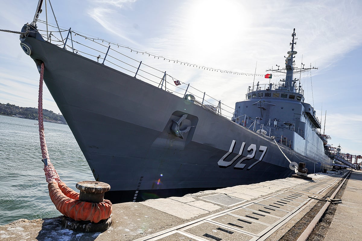 O 'brasil' em alto-mar. Veja como é por dentro o navio-escola que forma os novos oficiais da marinha 2026 - justiça - iustitia. Bg Navio-escola brasil o 'brasil' em alto-mar. Veja como é por dentro o navio-escola que forma os novos oficiais da marinha 2026 brasil alto mar veja como por dentro navio escola que f navio-escola brasil construído em 1986, o navio-escola brasil realiza a sua 40ª viagem de formação de guardas-marinha, a parte final do... Iustitia. Bg o 'brasil' em alto-mar. Veja como é por dentro o navio-escola que forma os novos oficiais da marinha 2026 2026-10-21 15:55:22 justiça - iustitia. Bg navio-escola brasil