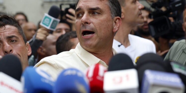 Brasil/eleições: flávio bolsonaro e lula disputam segunda volta das presidenciais no brasil 2026