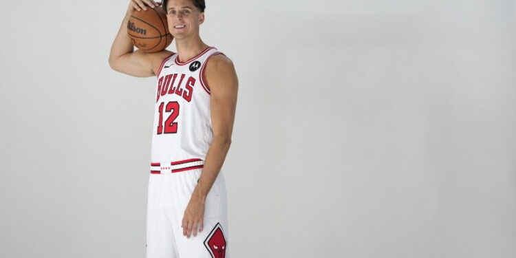 Bulls add much-needed size with veteran zach collins finally returning 2026