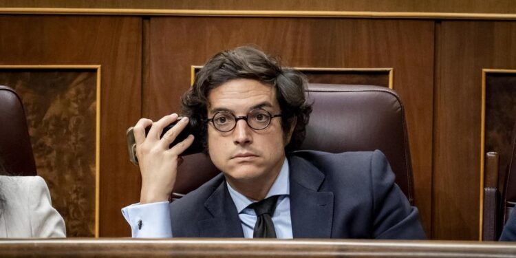 La 'cara b' que esconde el simulador de sueldos de vox que concentra el "ahorro fiscal" en las rentas altas 2026 - justicia - iustitia. Bg La 'cara b' que esconde el simulador de sueldos de vox que concentra el "ahorro fiscal" en las rentas altas 2026