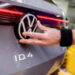 Rückruf bei vw & cupra: brandgefahr bei über 70. 000 autos – diese modelle sind betroffen 2026