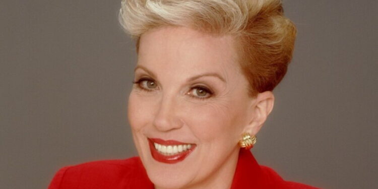 Dear abby: grandpa lives closer but still keeps to himself 2026