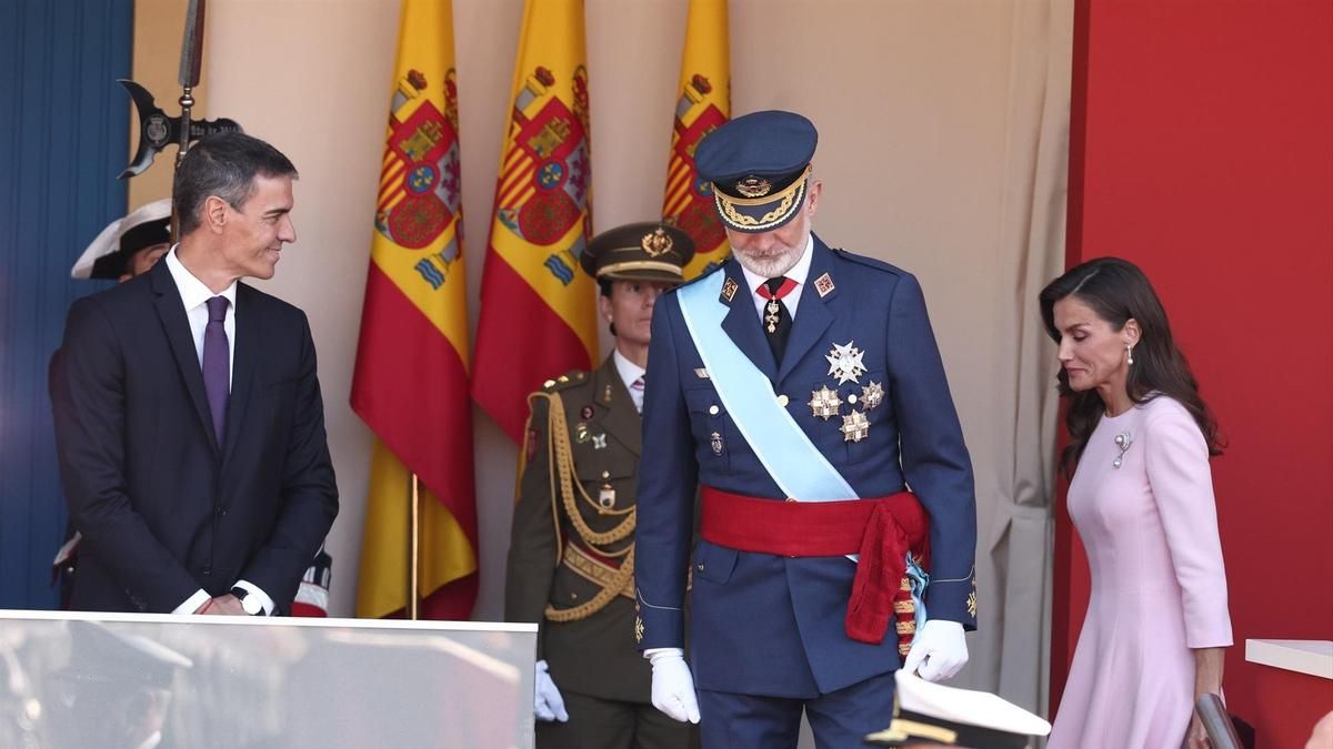 El desfile del 12 de octubre deja insultos a pedro sánchez y un nuevo plantón de abascal a los reyes 2026 - justicia - iustitia. Bg El desfile del 12 de octubre deja insultos a pedro sánchez y un nuevo plantón de abascal a los reyes