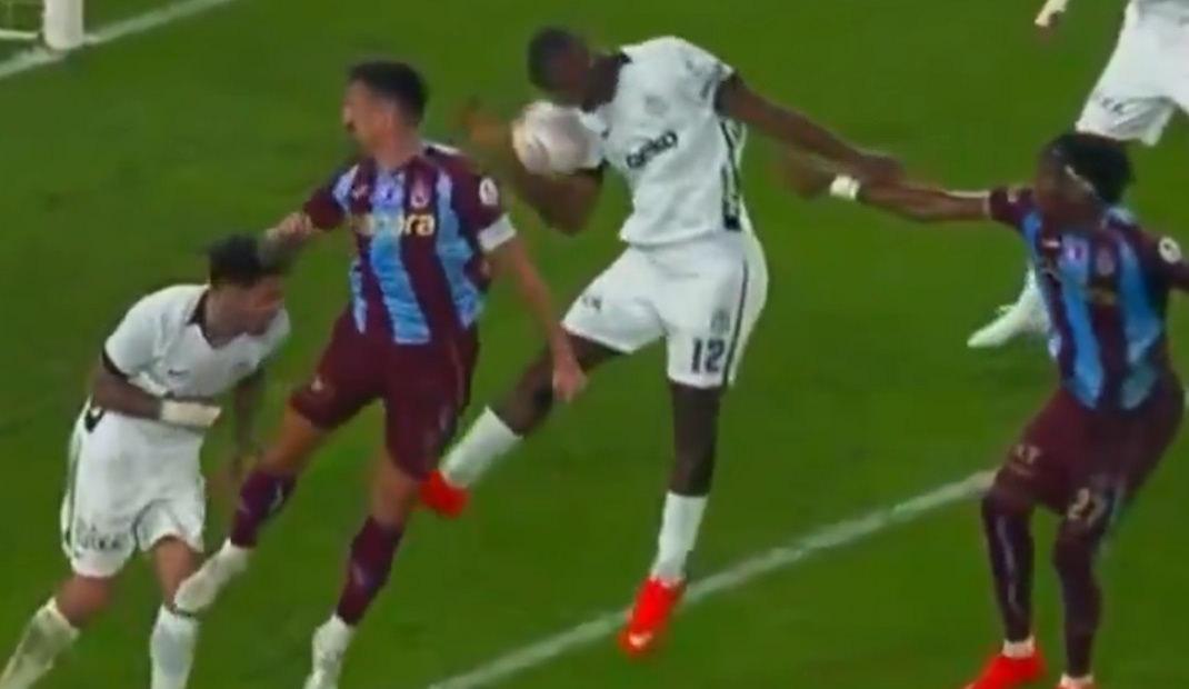 Devam kararı doğru dev maçta 2 takım da penaltı bekledi! Eski hakemler açıkladı 2026 dev tak penalt bekledi eski hakemler klad 2026 1 devam kararı doğru trendyol süper lig'de 8. Haftanın kapanış maçında trabzonspor, beşiktaş'ı 2-0 yendi. Derbinin tartışmalı kararlarını... Iustitia. Bg dev maçta 2 takım da penaltı bekledi! Eski hakemler açıkladı 2026 2026-10-19 22:44:00 adalet - iustitia. Bg devam kararı doğru