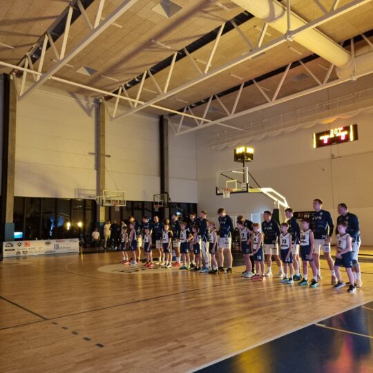 Įspūdingas rokiškio jvn komandos debiutas rkl b lygoje (foto+video) 2026 dingas roki kio jvn komandos debiutas rkl lygoje foto v 2 iustitia. Bg gimtasis rokiškis
atidarymo šventė
varžybas iškilmingai atidarė nostra. Lt-rkl prezidentas vidas butkus, pagirdamas rokiškėnus dėl pavyzdingai sukurtos sporto infrastruktūros, o... Įspūdingas rokiškio jvn komandos debiutas rkl b lygoje (foto+video) 2026 2026-10-16 08:25:29 teisingumas - iustitia. Bg