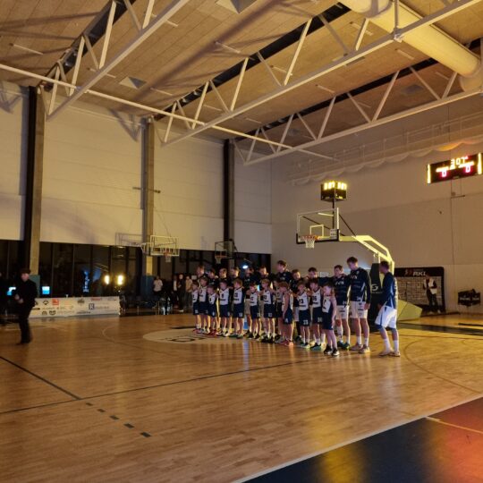 Įspūdingas rokiškio jvn komandos debiutas rkl b lygoje (foto+video) 2026 dingas roki kio jvn komandos debiutas rkl lygoje foto v 3 iustitia. Bg gimtasis rokiškis
atidarymo šventė
varžybas iškilmingai atidarė nostra. Lt-rkl prezidentas vidas butkus, pagirdamas rokiškėnus dėl pavyzdingai sukurtos sporto infrastruktūros, o... Įspūdingas rokiškio jvn komandos debiutas rkl b lygoje (foto+video) 2026 2026-10-16 08:25:29 teisingumas - iustitia. Bg