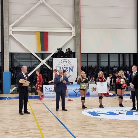 Įspūdingas rokiškio jvn komandos debiutas rkl b lygoje (foto+video) 2026 dingas roki kio jvn komandos debiutas rkl lygoje foto v 5 iustitia. Bg gimtasis rokiškis
atidarymo šventė
varžybas iškilmingai atidarė nostra. Lt-rkl prezidentas vidas butkus, pagirdamas rokiškėnus dėl pavyzdingai sukurtos sporto infrastruktūros, o... Įspūdingas rokiškio jvn komandos debiutas rkl b lygoje (foto+video) 2026 2026-10-16 08:25:29 teisingumas - iustitia. Bg