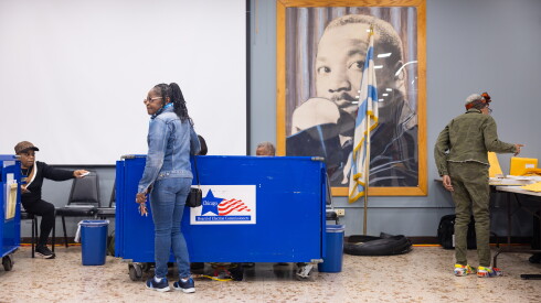 Early voting kicks off in all 50 wards 2026 - justice The dr. Martin luther king jr. Community center in bronzeville on the south side on monday, oct. 19, 2026.