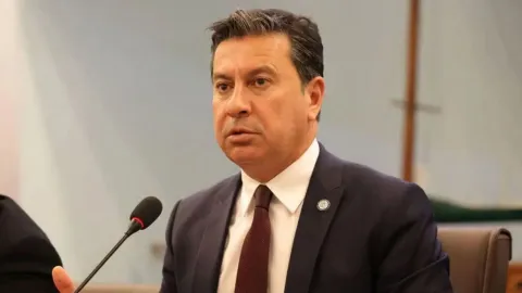Muğla büyükşehir belediye başkanı ahmet aras chp’den istifa etti 2026 - adalet - iustitia. Bg Muğla büyükşehir belediye muğla büyükşehir belediye başkanı ahmet aras chp’den istifa etti 2026 ehir belediye kan ahmet aras chp den istifa etti 2026 muğla büyükşehir belediye haber merkezi muğla büyükşehir belediye başkanı ahmet aras, chp üyeliğinden istifa ettiğini ve görevini bağımsız... Iustitia. Bg muğla büyükşehir belediye başkanı ahmet aras chp’den istifa etti 2026 2026-10-16 19:01:30 adalet - iustitia. Bg muğla büyükşehir belediye