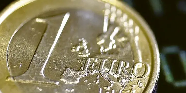 Euro sobe face ao dólar para 1,1231 dólares 2026