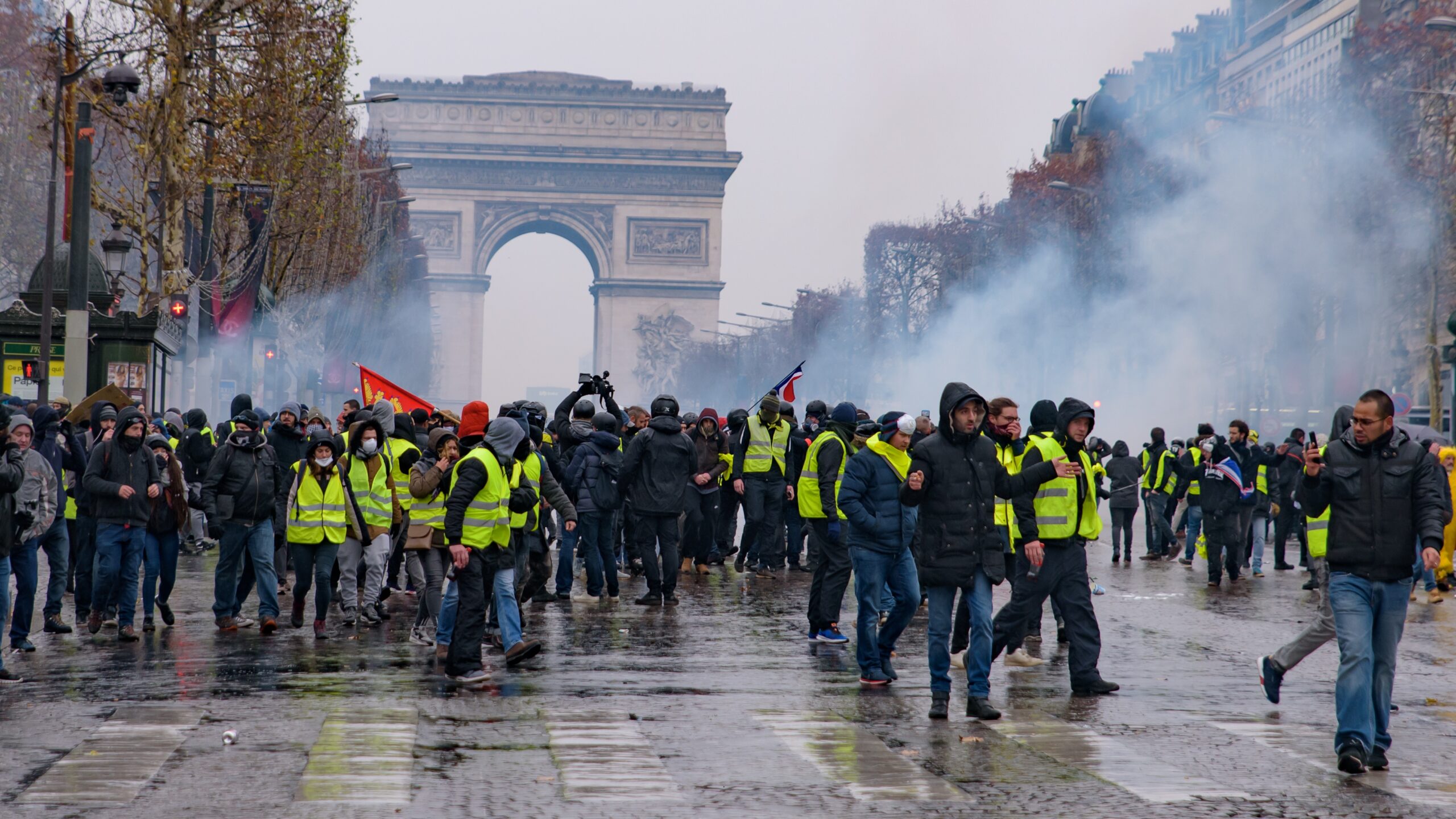 Frankreich brennt – und die juso-zündler wollen den brand importieren 2026 - justiz Schweiz frankreich brennt – und die juso-zündler wollen den brand importieren 2026 frankreich brennt und die juso ndler wollen den brand i schweiz vermummte plündern geschäfte, rathäuser stehen in flammen, in marseille brennen läden jüdischer besitzer, in paris... Iustitia. Bg frankreich brennt – und die juso-zündler wollen den brand importieren 2026 2026-10-23 11:22:33 justiz schweiz