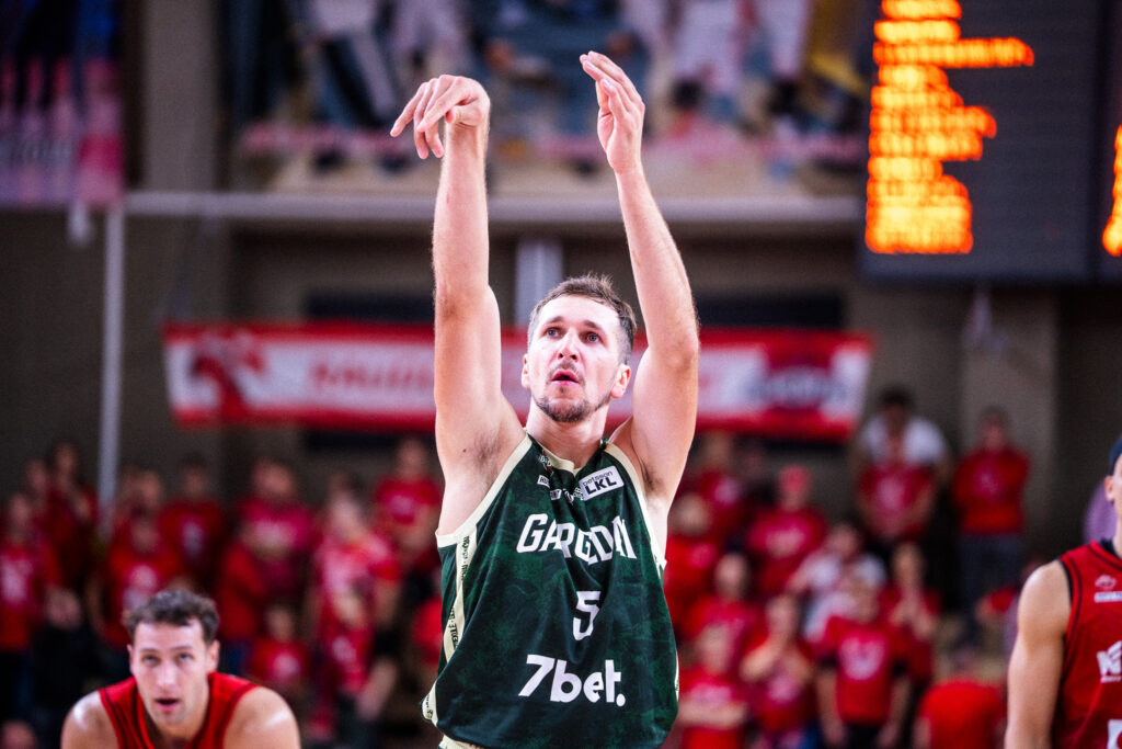 „gargždų“ kapitonas evaldas šaulys – apie žaidimą namie ir olimpinę svajonę 2026 - teisingumas - iustitia. Bg Kapitonas evaldas šaulys „gargždų“ kapitonas evaldas šaulys – apie žaidimą namie ir olimpinę svajonę 2026 garg kapitonas evaldas aulys apie aidim namie olimpin s kapitonas evaldas šaulys iustitia. Bg tado virbickio nuotr. : „gargždų“ komandos kapitonas evaldas šaulys lietuvos krepšinio lygos (lkl) sezone rungtyniaujančių „gargždų“ komandos vienas ryškiausių vedlių –... „gargždų“ kapitonas evaldas šaulys – apie žaidimą namie ir olimpinę svajonę 2026 2026-10-22 06:54:00 teisingumas - iustitia. Bg kapitonas evaldas šaulys
