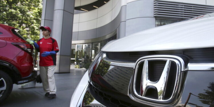 Gas in chicago is now more than $5 a gallon. Does buying a hybrid make sense? 2026 - justice Gas in chicago is now more than $5 a gallon. Does buying a hybrid make sense? 2026