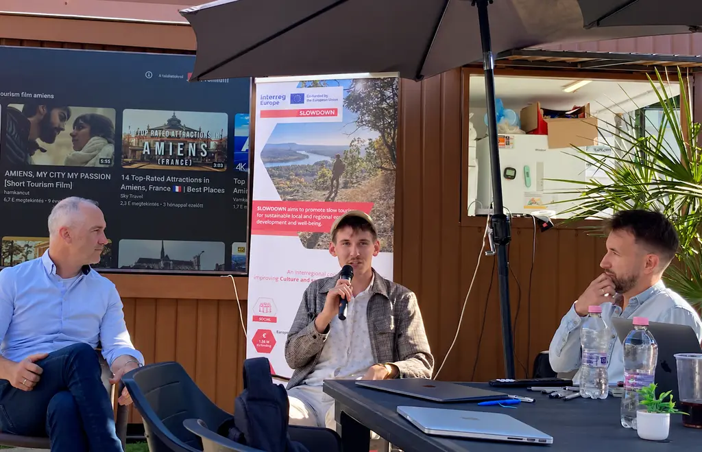 Lassú turizmus z generációs szemmel a lassú turizmusról – bemutatták az ister-granum térség slow genz kisfilmjét 2026 gener szemmel lass turizmusr bemutatt ister granum slow 1 2 lassú turizmus pilismaróton, a duna-parton mutatták be szeptember 29-én a slowdown interreg europe projekt keretében készült slow... Iustitia. Bg z generációs szemmel a lassú turizmusról – bemutatták az ister-granum térség slow genz kisfilmjét 2026 2026-10-01 17:08:38 igazságszolgáltatás - iustitia. Bg lassú turizmus