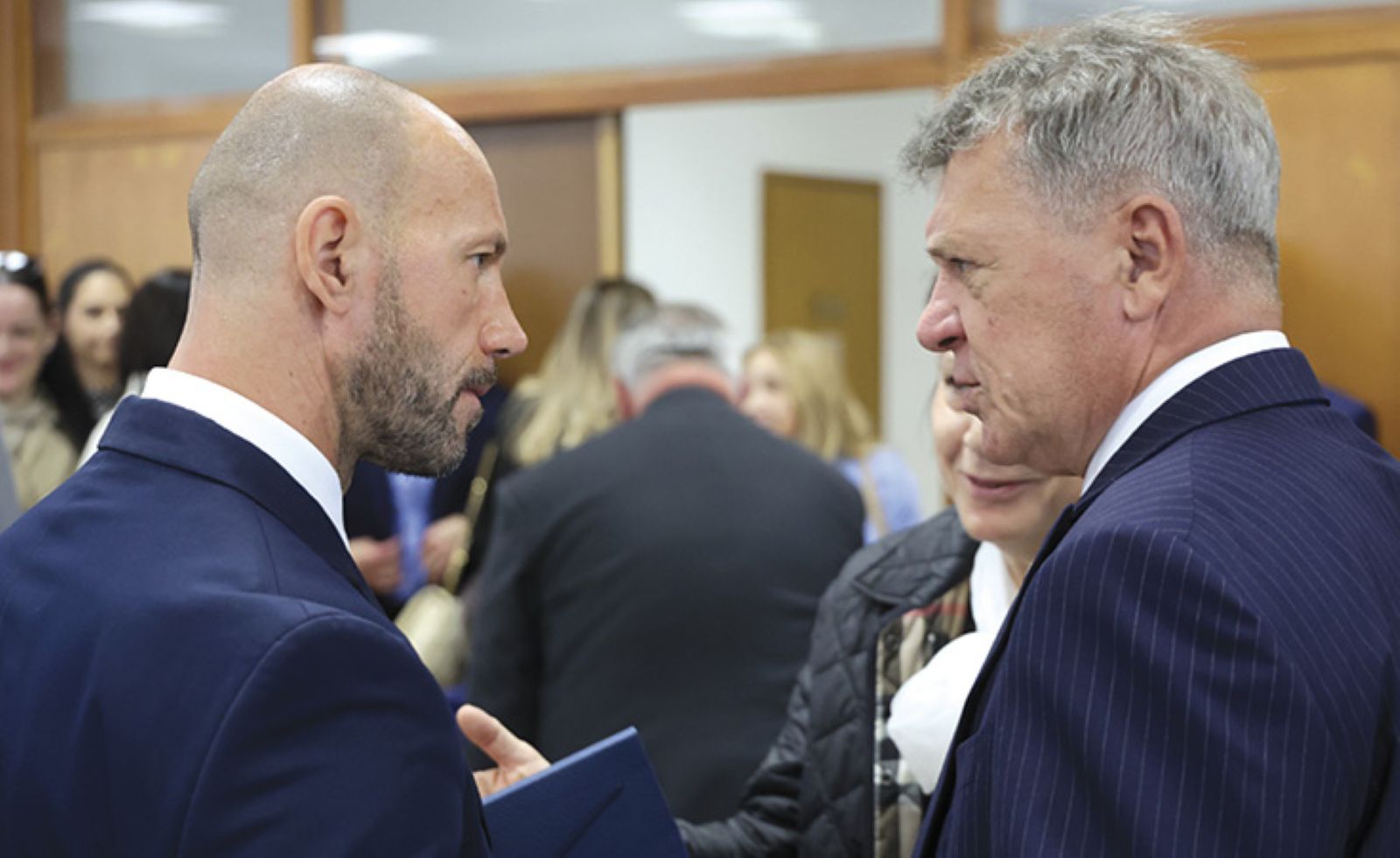 Glavaš na facebook-u: ‘sve bih isto napravio. Ništa ne bih mijenjao! ’ 2026 - pravda - iustitia. Bg Branimir glavaš glavaš na facebook-u: ‘sve bih isto napravio. Ništa ne bih mijenjao! ’ 2026 glava facebook sve bih isto napravio bih mijenjao 2026 branimir glavaš iustitia. Bg provokacija, ruganje i prijetnja osuđenik za ratne zločine nad srpskim civilima u osijeku 1991. I osječki gospodar rata javno se ruga pravosuđu, ali usprkos tome čini se da neće u zatvor na dosluženje pravomoćno... Glavaš na facebook-u: ‘sve bih isto napravio. Ništa ne bih mijenjao! ’ 2026 2026-10-04 06:55:44 iustitia. Bg pravda - iustitia. Bg branimir glavaš
