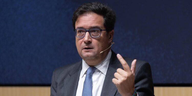 El gobierno confirma a los sindicatos que aprobará la subida salarial de los funcionarios del 4,5% 2026