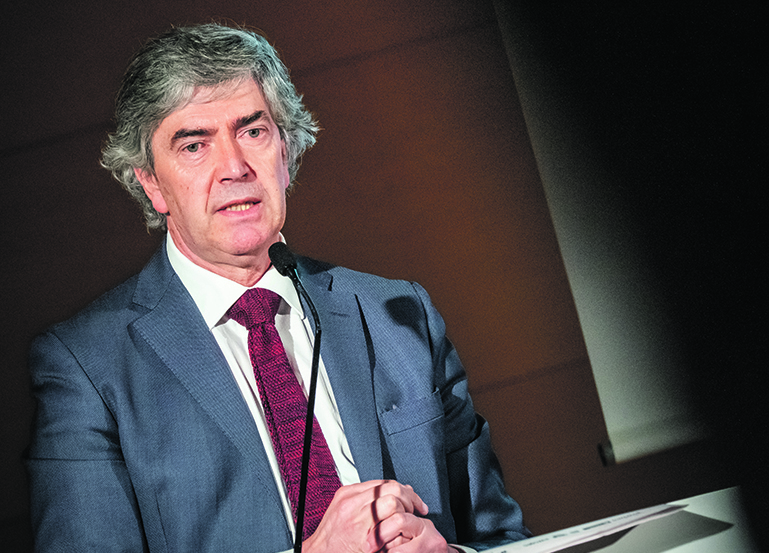 Governo admite discutir descida do iva da restauração e aponta irc de 17% em 2029 2026 - justiça - iustitia. Bg Pedro machado governo admite discutir descida do iva da restauração e aponta irc de 17% em 2029 2026 governo admite discutir descida iva restaura aponta irc pedro machado o governo admite discutir a redução do iva da restauração durante a atual legislatura, com horizonte previsto até... Iustitia. Bg governo admite discutir descida do iva da restauração e aponta irc de 17% em 2029 2026 2026-10-22 12:28:01 justiça - iustitia. Bg pedro machado