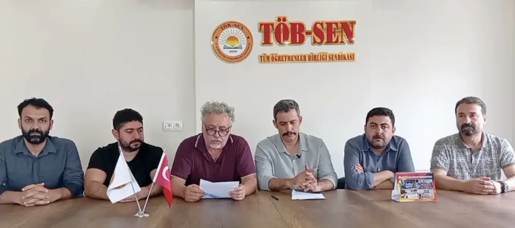 Karaçay tügva temsilcisi okulda öğretmenin üzerine yürüdü, öğrencilerin önünde tehdit etti 2026 gva temsilcisi okulda retmenin zerine rencilerin nde te 1 karaçay haber merkezi hatay'da bir anadolu lisesi'nde tügva yetkilileri öğrencilerle fotoğraf çekmek istedi. Buna itiraz... Iustitia. Bg tügva temsilcisi okulda öğretmenin üzerine yürüdü, öğrencilerin önünde tehdit etti 2026 2026-10-15 09:39:04 adalet - iustitia. Bg karaçay
