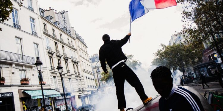 Helyi és részleges kijárási tilalmakat vezetnek be a francia városokban 2026 - igazságszolgáltatás - iustitia. Bg Helyi és részleges kijárási tilalmakat vezetnek be a francia városokban 2026