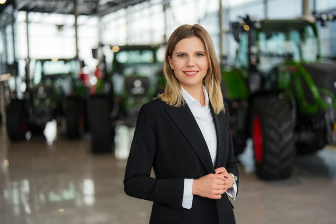 „ivabaltė“ keičia susitikimų su klientais formatą: 2027 m. Prioritetą teiks demonstracijoms ūkiuose ir vizitams į gamyklas 2026 - teisingumas - iustitia. Bg Ivabaltė keičia susitikimų „ivabaltė“ keičia susitikimų su klientais formatą: 2027 m. Prioritetą teiks demonstracijoms ūkiuose ir vizitams į gamyklas 2026 ivabalt kei susitikim klientais format 2027 prioritet t 1 ivabaltė keičia susitikimų iustitia. Bg gimtasis rokiškis
žemės ūkio technikos bendrovė „ivabaltė“ 2027 metais daugiau dėmesio skirs praktiniam technikos išbandymui, individualioms konsultacijoms ūkiuose ir klientų... „ivabaltė“ keičia susitikimų su klientais formatą: 2027 m. Prioritetą teiks demonstracijoms ūkiuose ir vizitams į gamyklas 2026 2026-10-16 07:48:44 teisingumas - iustitia. Bg ivabaltė keičia susitikimų