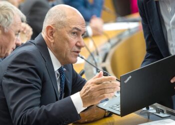 Janša: predlagana proračuna zagotavljata uresničevanje politike razvojnega zakona 2026