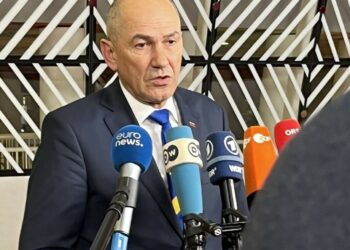 Janša skupaj z voditelji 16 članic eu za ohranitev sredstev za kohezijo in kmetijstvo 2026
