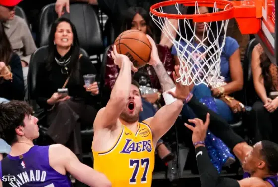 Točk jezernikom tudi mestni derbi s clippers – dončić k zmagi prispeval 23 točk 2026 jezernikom tudi mestni derbi clippers don zmagi prispev točk piše: sta
košarkarji moštva los angeles lakers so dobili tudi drugo letošnjo tekmo v ligi nba in v mestnem derbiju... Iustitia. Bg jezernikom tudi mestni derbi s clippers – dončić k zmagi prispeval 23 točk 2026 2026-10-24 09:10:02 pravosodje - iustitia. Bg točk