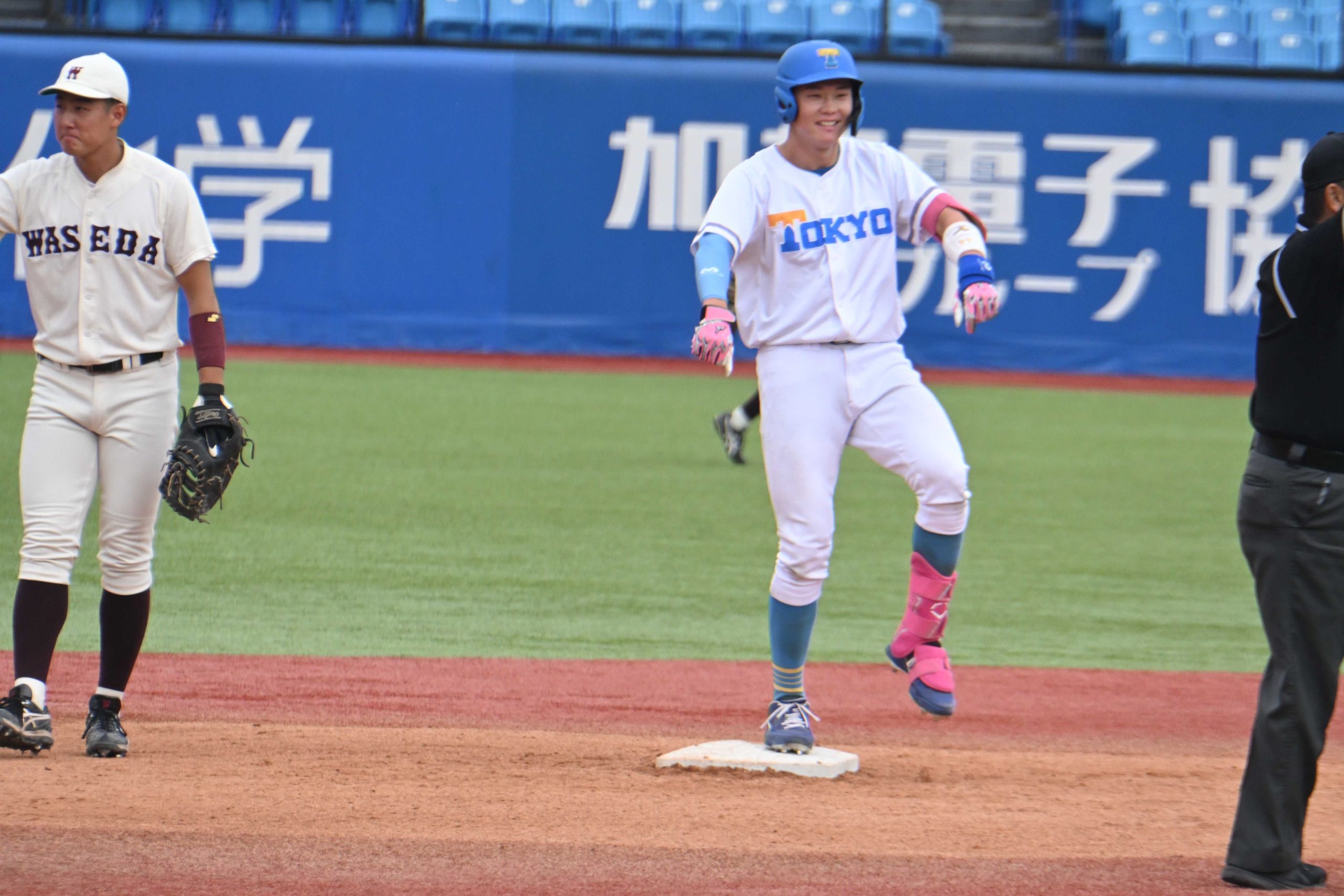 東京六大学野球 早大1回戦 早大先発 【東京六大学野球】早大1回戦　早大先発・安田に3安打完封負け 2026 jing ni3 2026 2 東京六大学野球 早大1回戦 早大先発 　硬式野球部（東京六大学野球）は10月3日、早大との1回戦を戦い、0-6で敗れた。序盤からリードを許すと、5回には1イニング6与四死球で自滅し追加点を献上。打線も早大先発・安田の前に散発3安打と封じられ、完封負けとなった。（<span... Iustitia. Bg 【東京六大学野球】早大1回戦　早大先発・安田に3安打完封負け 2026 2026-10-25 01:00:09 正義 東京六大学野球 早大1回戦 早大先発