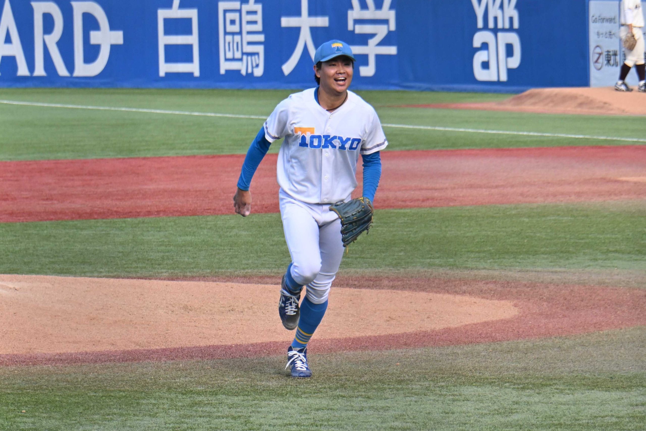 東京六大学野球 早大1回戦 早大先発 【東京六大学野球】早大1回戦　早大先発・安田に3安打完封負け 2026 jing ni3 2026 5 東京六大学野球 早大1回戦 早大先発 　硬式野球部（東京六大学野球）は10月3日、早大との1回戦を戦い、0-6で敗れた。序盤からリードを許すと、5回には1イニング6与四死球で自滅し追加点を献上。打線も早大先発・安田の前に散発3安打と封じられ、完封負けとなった。（<span... Iustitia. Bg 【東京六大学野球】早大1回戦　早大先発・安田に3安打完封負け 2026 2026-10-25 01:00:09 正義 東京六大学野球 早大1回戦 早大先発