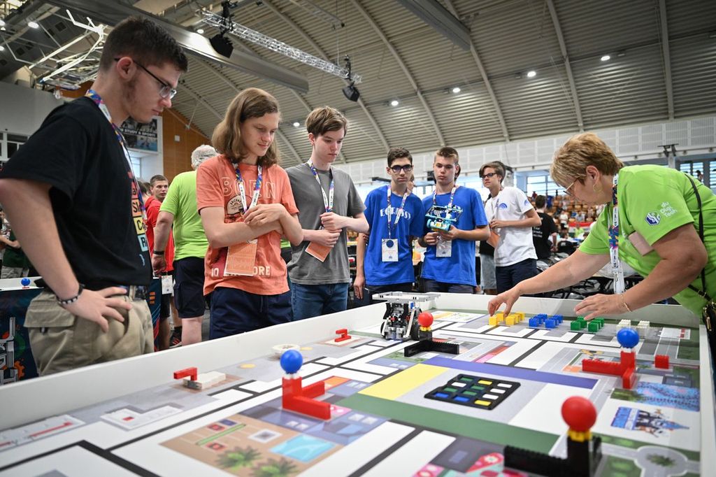 Edutus egyetem újra magyarországra hoznák a robotika-világbajnokságot, már folynak az egyeztetések 2026 jra magyarorsz gra hozn robotika vil gbajnoks got folyn 2 edutus egyetem kaliforniában győztek a magyar fiatalok, most újabb világdöntőt hoznának hazánkba. Újabb robotika-világbajnokság... Iustitia. Bg újra magyarországra hoznák a robotika-világbajnokságot, már folynak az egyeztetések 2026 2026-10-13 18:33:34 igazságszolgáltatás - iustitia. Bg edutus egyetem