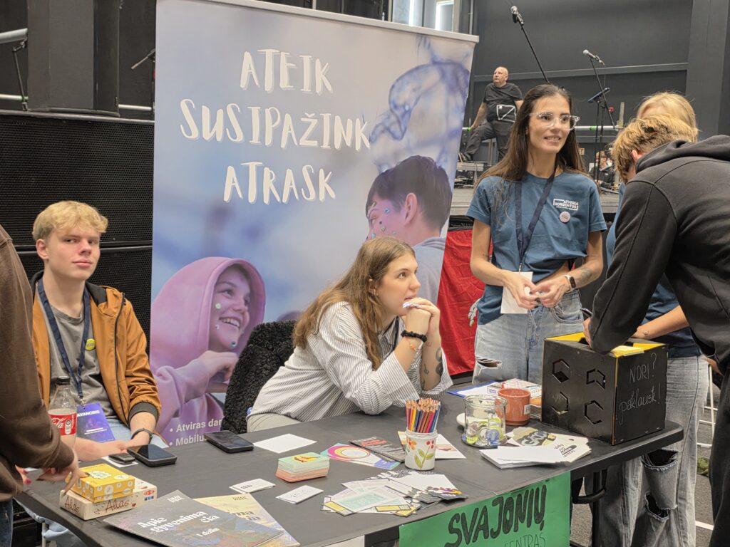 Rūko kai pasakyti „be rūko“: kai pasakyti „ne“ reikia daugiau drąsos nei pabandyti 2026 kai pasakyti reikia daugiau sos nei pabandyti 2026 19 rūko kai pasakyti iustitia. Bg elektroninė cigaretė, vakarėlyje pasiūlytas alkoholis, draugų spaudimas išbandyti tai, ko galbūt visai nenori. Kas lemia jauno žmogaus pasirinkimą – smalsumas, noras pritapti... „be rūko“: kai pasakyti „ne“ reikia daugiau drąsos nei pabandyti 2026 2026-10-22 09:14:29 teisingumas - iustitia. Bg rūko kai pasakyti