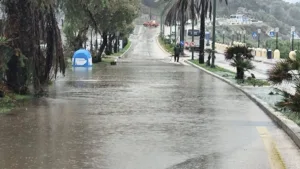 Η κακοκαιρία «πνίγει» τη ρόδο, τρομερές εικόνες, σε πλήρη επιφυλακή οι αρχές