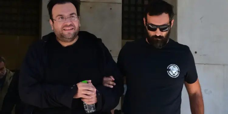 Καμπούρης: Ο Λύτρας ανέλαβε την υπεράσπιση – «Άλλο οφειλή στον ΕΦΚΑ, άλλο απάτη» 2026
