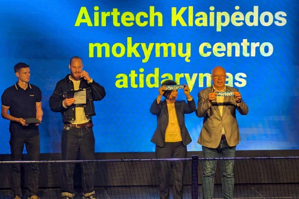Dronų mokymų centras klaipėdoje atidarytas dronų mokymų centras 2026 klaip doje atidarytas dron mokym centras 2026 2 dronų mokymų centras iustitia. Bg per šiuos metus „airtech“ centre planuojama apmokyti apie 100 vaikų, dar 100 mokinių dronų valdymo ir konstravimo žinių įgis bendrojo ugdymo mokyklose. 2027 metais ketinama... Klaipėdoje atidarytas dronų mokymų centras 2026 2026-10-24 03:55:00 teisingumas - iustitia. Bg dronų mokymų centras