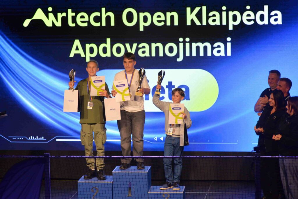 Dronų mokymų centras klaipėdoje atidarytas dronų mokymų centras 2026 klaip doje atidarytas dron mokym centras 2026 5 dronų mokymų centras iustitia. Bg per šiuos metus „airtech“ centre planuojama apmokyti apie 100 vaikų, dar 100 mokinių dronų valdymo ir konstravimo žinių įgis bendrojo ugdymo mokyklose. 2027 metais ketinama... Klaipėdoje atidarytas dronų mokymų centras 2026 2026-10-24 03:55:00 teisingumas - iustitia. Bg dronų mokymų centras