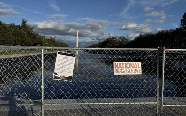 Lincoln Memorial Reflecting Pool refilling after algae bloom, troubled restoration 2026