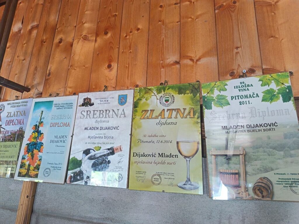 Ljekovitog bilja ljekovito bilje i luksuzni odmor podravska obitelj je izgradila vlastiti brend i otvorila vrata novom obliku turizma 2026 ljekovito bilje luksuzni odmor podravska obitelj izgrad 4 ljekovitog bilja iustitia. Bg iz gotovo ničega stvorili su obiteljski posao koji je izrastao u prepoznatljivo ime u proizvodnji i preradi ljekovitog bilja. Nakon više od dva desetljeća poslovanja, mladen i marijanka dijaković otvorili su novo... Ljekovito bilje i luksuzni odmor podravska obitelj je izgradila vlastiti brend i otvorila vrata novom obliku turizma 2026 2026-10-22 22:04:13 iustitia. Bg pravda - iustitia. Bg ljekovitog bilja
