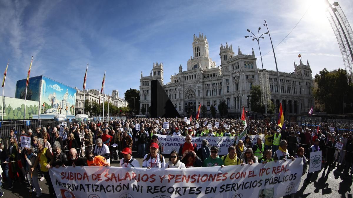 Los pensionistas escenifican su unión con la juventud en una gran manifestación en madrid: "no vamos a aceptar una marcha atrás" 2026 - justicia - iustitia. Bg Los pensionistas escenifican su unión con la juventud en una gran manifestación en madrid: "no vamos a aceptar una marcha atrás"